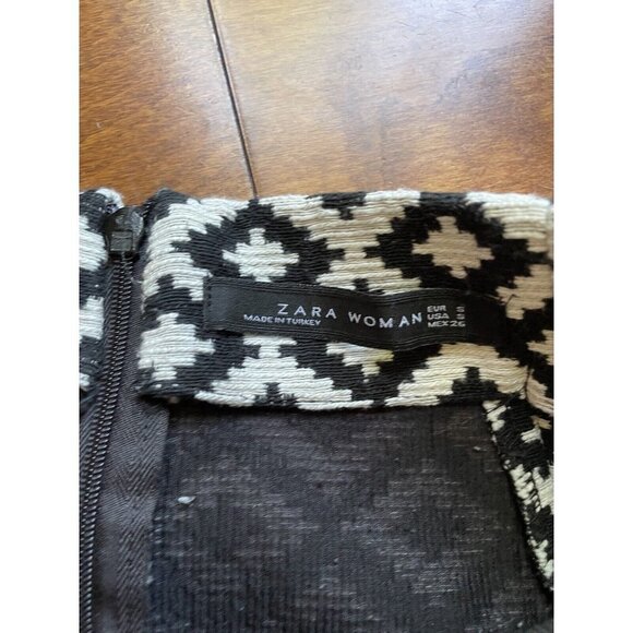 Zara Woman Black & White Knit Design Mini Size Small Skirt - Picture 4 of 6